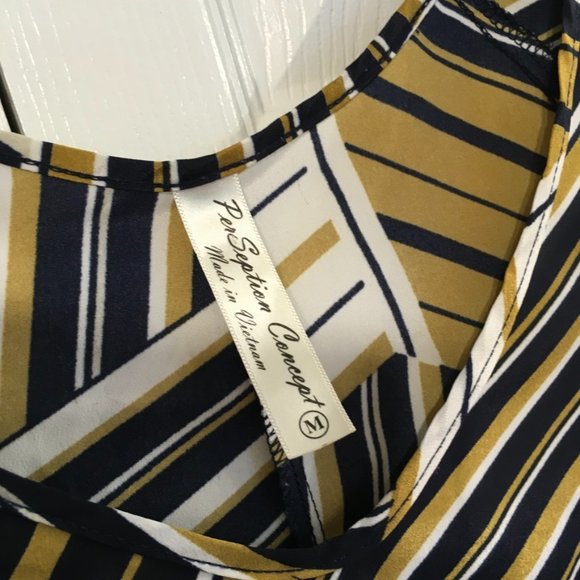 Perception Concept Blouse - Picture 2 of 7